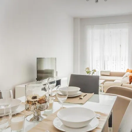 Picasso - Art District Experience Apartment